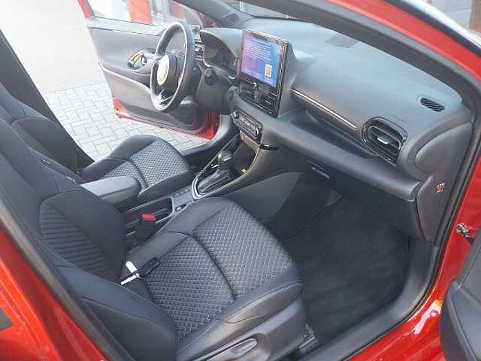 Toyota Yaris 1,5 Hybrid Style Plus Navi/LED