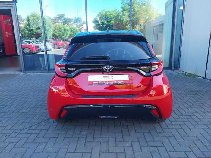 Toyota Yaris 1,5 Hybrid Style Plus Navi/LED