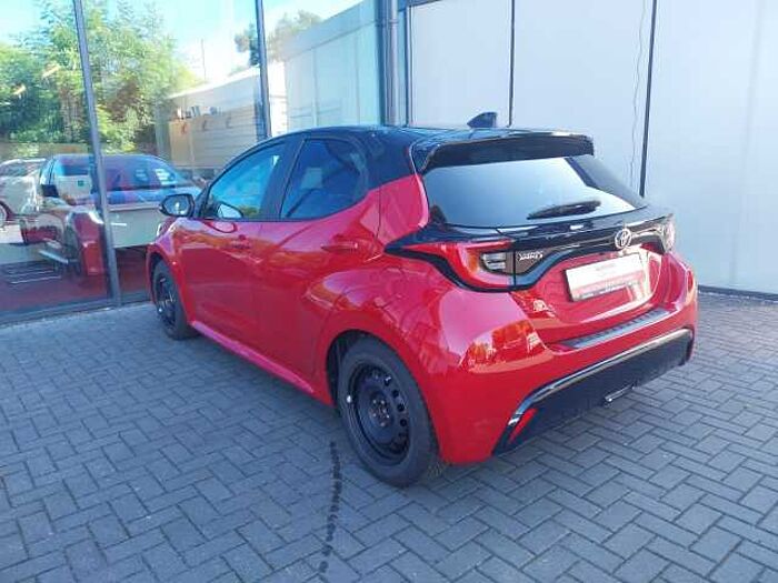 Toyota Yaris 1,5 Hybrid Style Plus Navi/LED