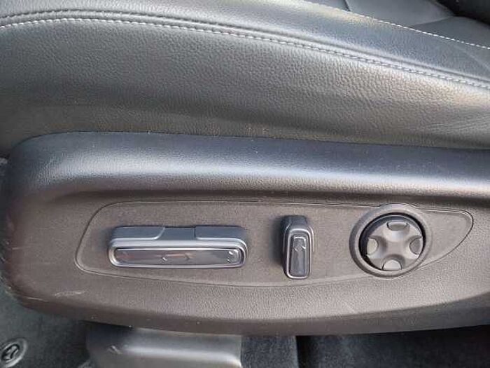 Honda CR-V 2,0 e:HEV Elegance AWD Navi/LED/Kamera