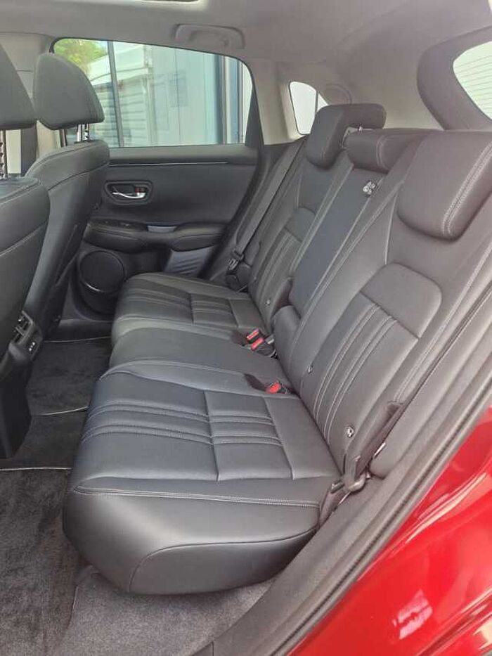 Honda ZR-V e:HEV Advance/20Zoll/Black Emblem/Spoiler