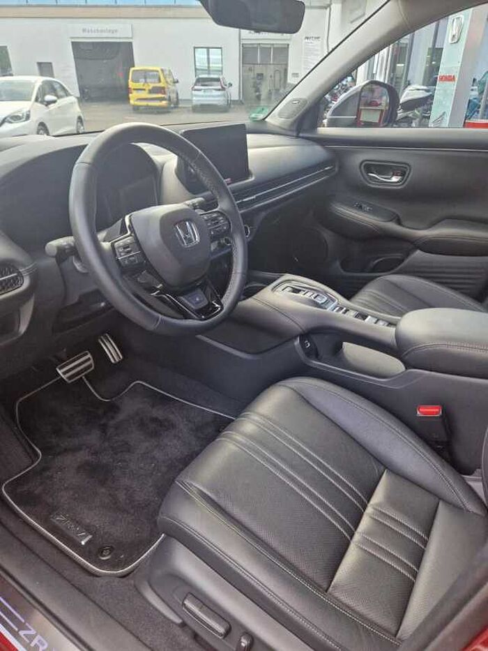 Honda ZR-V e:HEV Advance/20Zoll/Black Emblem/Spoiler