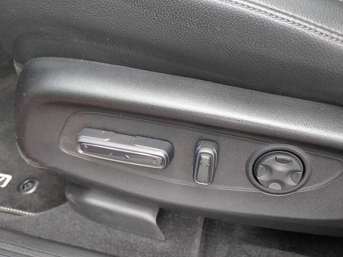 Honda CR-V 2,0 e:HEV Elegance AWD Navi/LED/Kamera