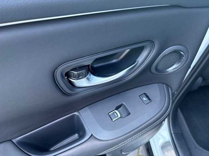 Honda ZR-V 2,0 e:HEV Advance AHK/Illumination/Black