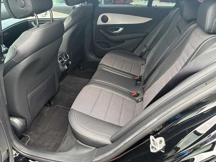 Mercedes-Benz E 300 E T-Modell E 300 de 4Matic