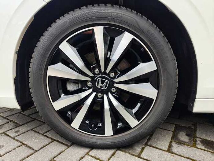Honda Civic 2,0 e:HEV Elegance Navi/Kamera/LED
